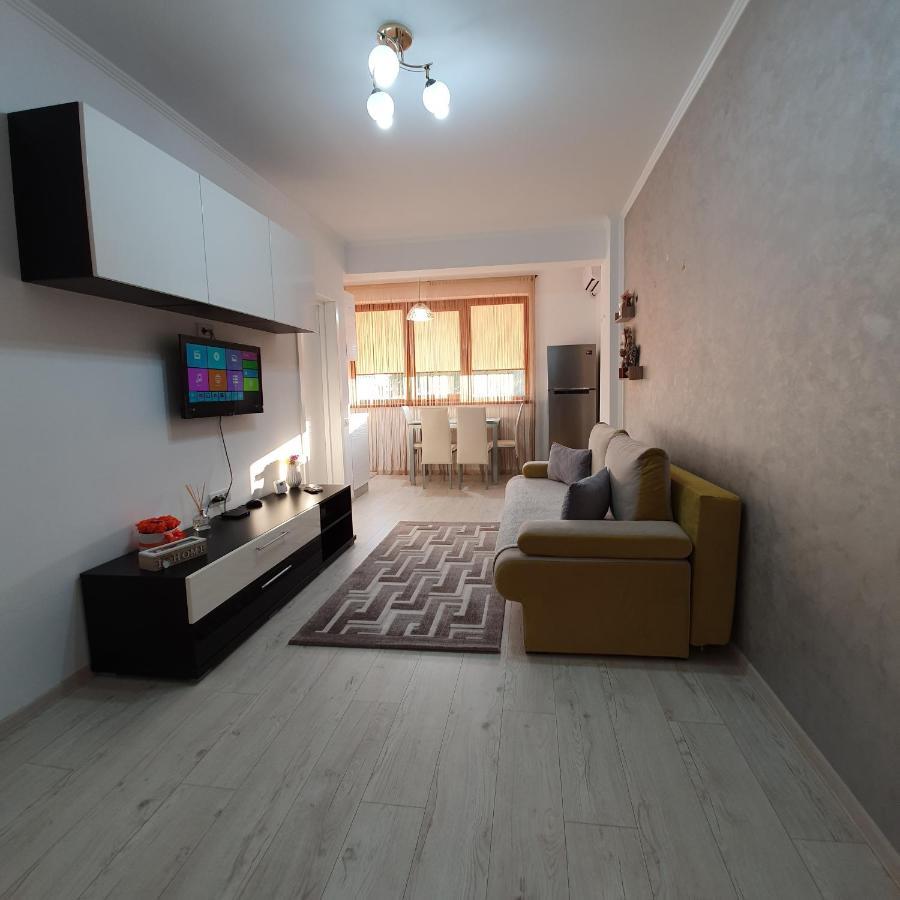 Sarah Apartment Constanta Bagian luar foto