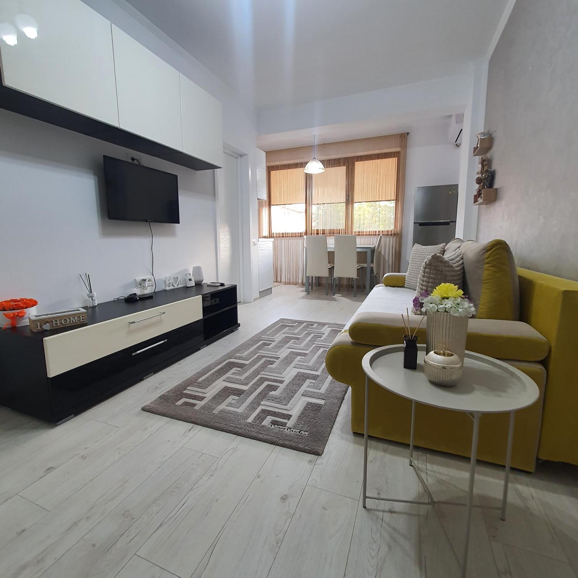 Sarah Apartment Constanta Bagian luar foto
